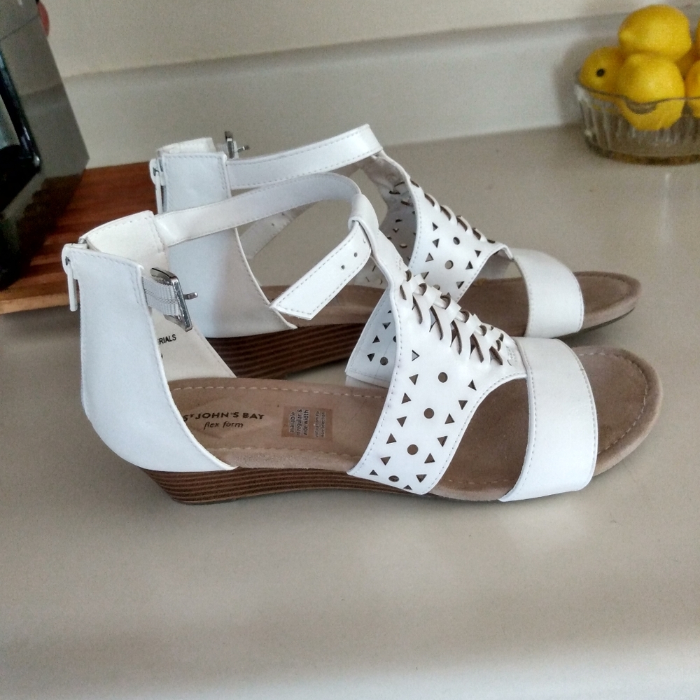 Ladies sandles